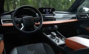 Mitsubishi Outlander 2023 Interior