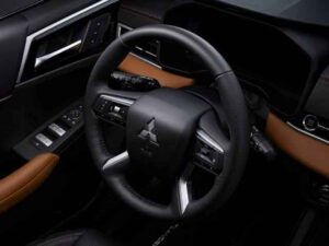 Mitsubishi Outlander Interior 2023