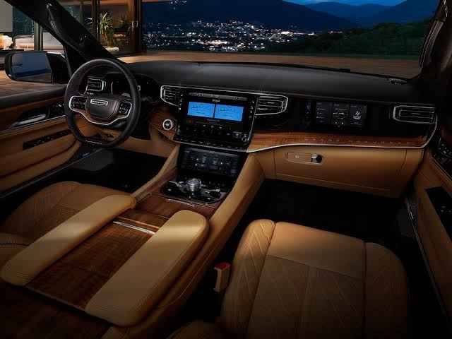 2023 Jeep Wagoneer Interior Features