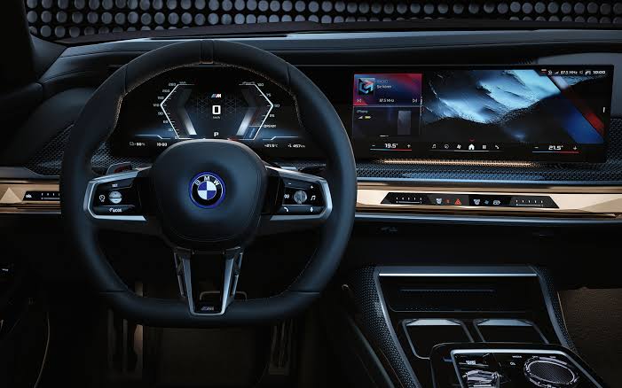 BMW i7 2023 Interior Features