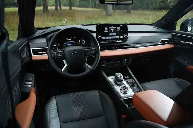 Mitsubishi Outlander 2024 Interior Features